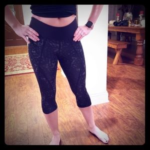 Lululemon crop workout pants